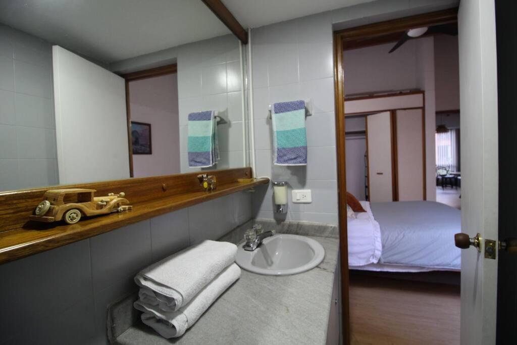 Apartment Comodo En El Poblado Medellin